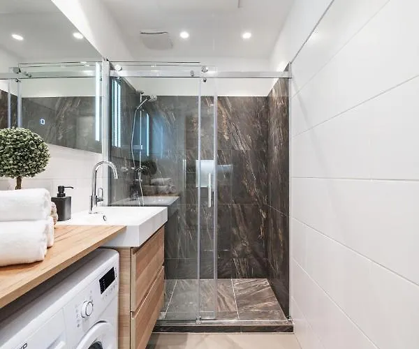 Zeus Design Apartment *